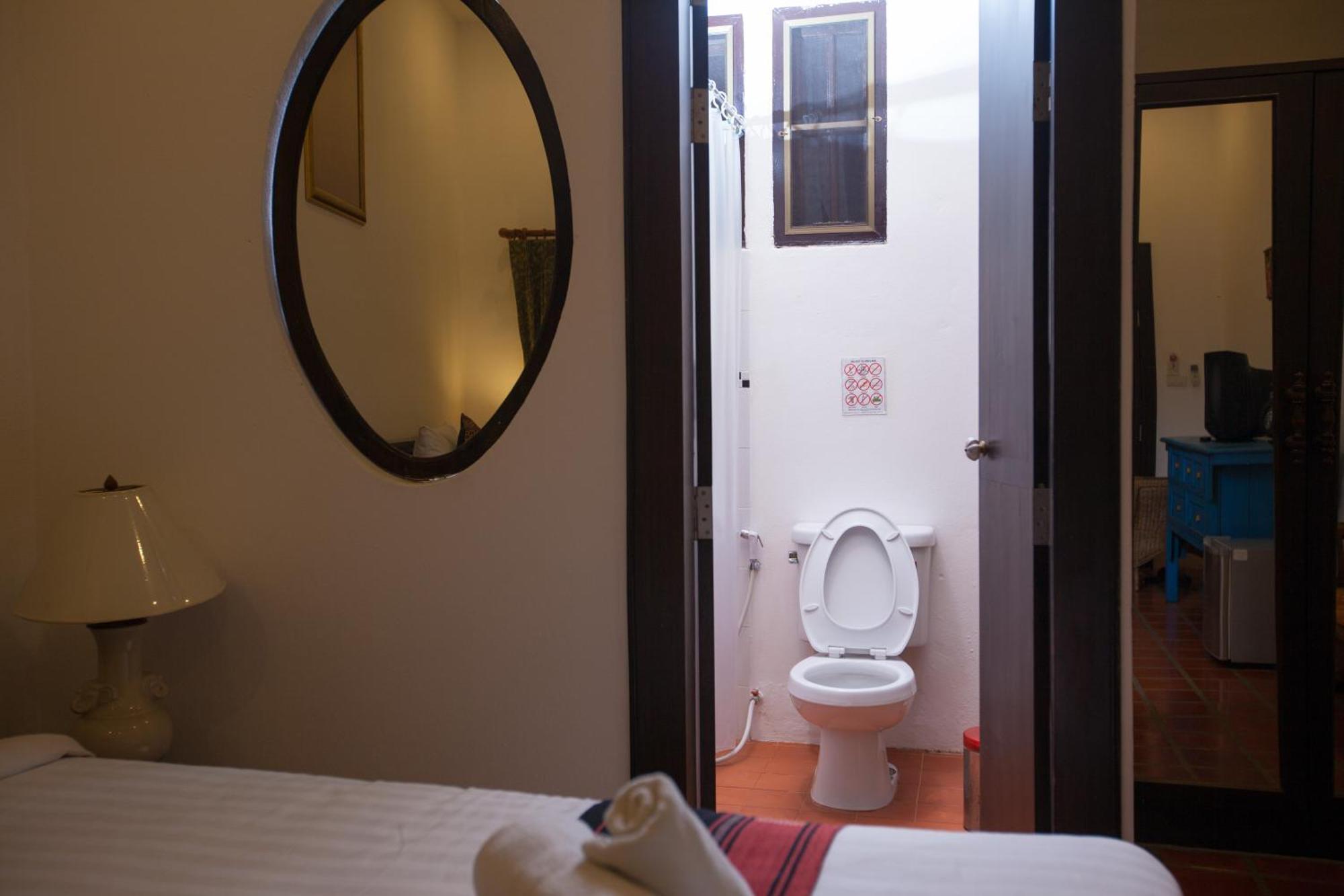 The Travellers Arms Hotel Chiang Mai Buitenkant foto