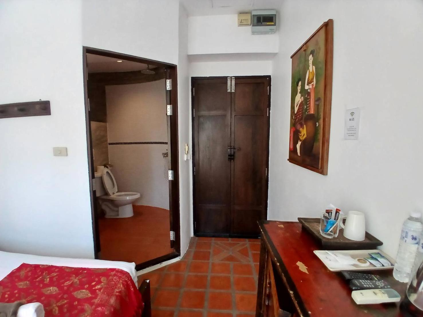 The Travellers Arms Hotel Chiang Mai Buitenkant foto