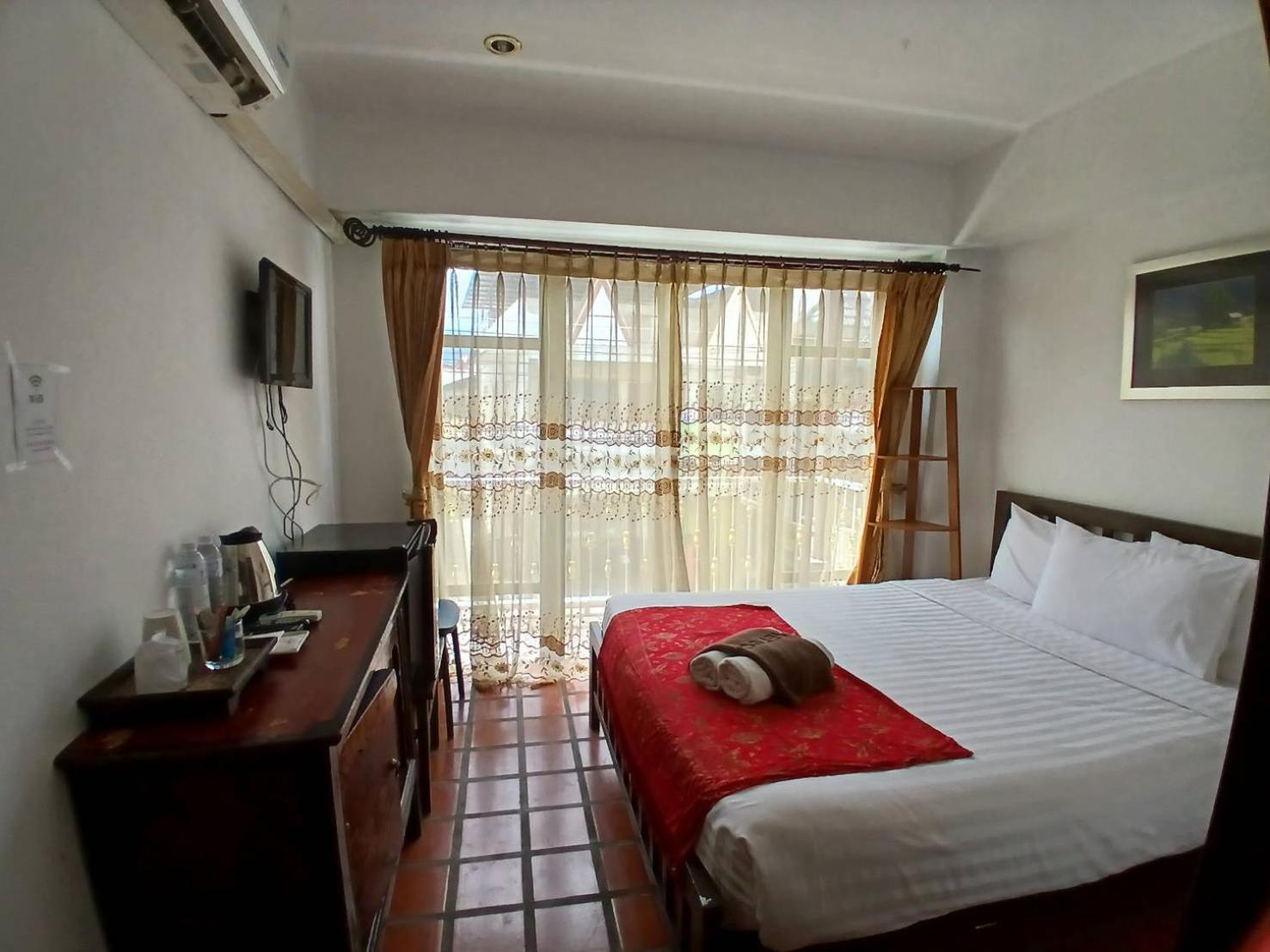 The Travellers Arms Hotel Chiang Mai Buitenkant foto